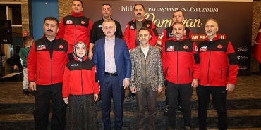buyukakin-afet-gonulluleriyle-iftar-yapti.jpg