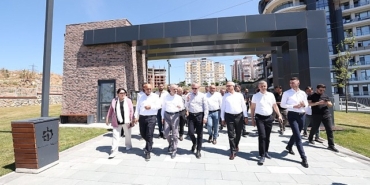 buyukakin-cayirova-millet-bahcesini-inceledi.jpg