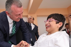 buyukakin-her-ozel-cocuk-her-anne-baba-bu-sehirde-yalniz-degildir.jpg