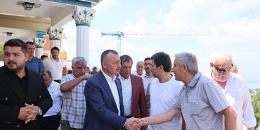 buyukakin-karamurselde-hem-gonullere-dokundu-hem-de-calismalari-inceledi.jpg