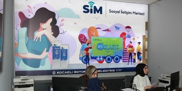 buyuksehir-belediyesi-8-farkli-ilcede-yer-alan-sosyal-iletisim-merkezleri-sim-ile-vatandasin-yaninda-olmaya-devam-ediyor.jpg