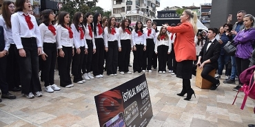 buyuksehir-belediyesinden-istiklal-marsinin-kabulune-ozel-dinleti.jpg