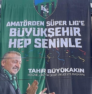 buyuksehir-kenti-yesil-siyah-bayraklarla-donatti.jpg