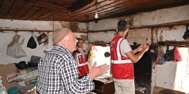 buyuksehirden-deprem-magdurlarina-yardim-eli.jpg
