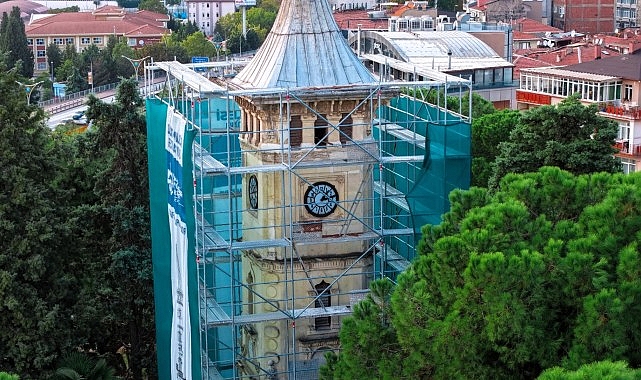 buyuksehirden-izmit-saat-kulesinde-titiz-calisma.jpg