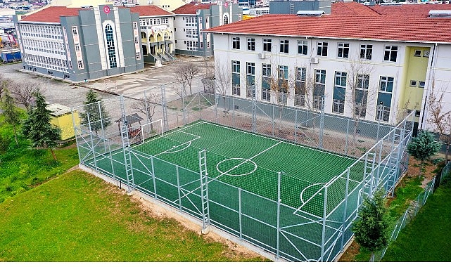 buyuksehirden-kirsala-12-futbol-sahasi.jpg