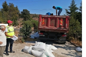 buyuksehirden-ureticiye-tavuk-yemi-ve-ekipman-destegi.jpg