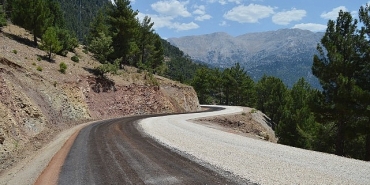 buyuksehirin-kirsalda-yol-atagi-suruyor.jpg