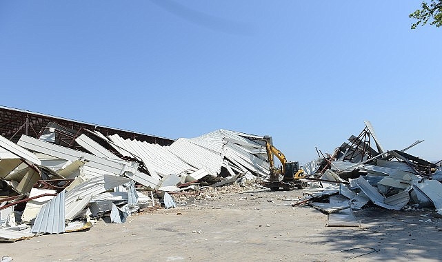 calida-2-bin-300-metrekarelik-kacak-depo-yikildi.jpg
