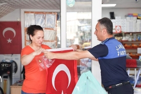 canik-belediyesi-caddeleri-sokaklari-turk-bayragiyla-donatti.jpg