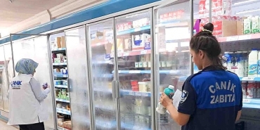 canik-belediyesi-zabita-mudurlugu-ekipleri-ilcedeki-marketlerde-satisa-sunulan-soguk-gida-urunlerine-yonelik-denetim-gerceklestirdi.jpg