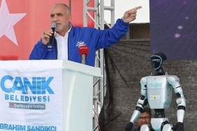 canik-belediyesinden-rekor-canikfestte-131-624-kisi-yapay-zeka-teknolojisiyle-tanisti.jpg