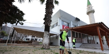 cesme-belediyesinden-ramazan-oncesi-camilerde-kapsamli-temizlik.jpg