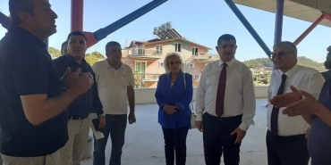 chp-antalya-milletvekili-cavit-ari-goynuk-pazarini-inceledi.jpg
