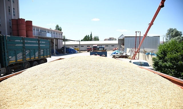 ciftcimizin-emegi-kutsaldir.jpg