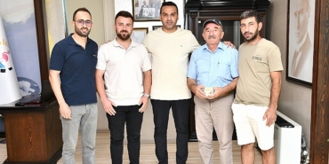 cigli-belediyesi-iscileri-bulduklari-altini-sahibine-ulastirdi.jpg