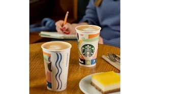 cup-design-yarismasinin-birincisi-mavisu-demiragin-tasarimi-ikonik-starbucks-bardaklarinda.jpg