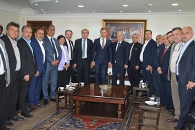 deniz-yucele-esnaftan-sicak-karsilama.jpg