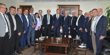 deniz-yucele-esnaftan-sicak-karsilama.jpg