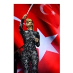 Derya Uluğ Lüleburgaz’da sahne aldı