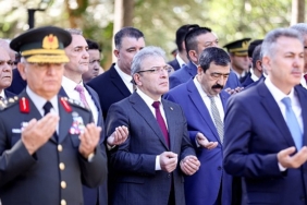 deu-rektoru-prof-dr-bayram-yilmaz-15-temmuz-demokrasi-ve-milli-birlik-gunu-programlarina-katildi.jpg