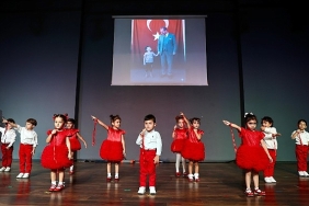 didim-belediyesi-deniz-yildizlari-kres-ve-gunduz-bakimevinde-minik-yurekler-29-ekim-cumhuriyet-bayramini-coskuyla-kutladi.jpg