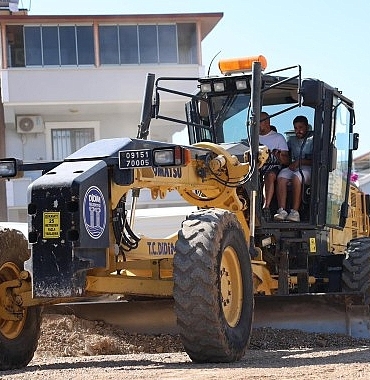 didim-belediyesinden-efeler-mahallesinde-yol-calismasi.jpg
