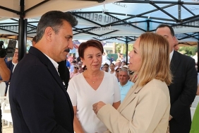 dikilide-ferdi-zeyrek-parki-acildi.jpg