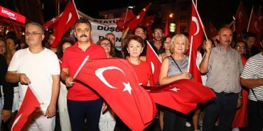 dikilide-zafer-bayrami-festival-coskusuyla-taclandi.jpg