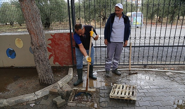 edremit-belediyesi-saganak-yagislara-karsi-7-24-sahada.jpg