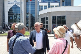 edremitte-ferdi-zeyrek-anisina-lokma-hayri.jpg