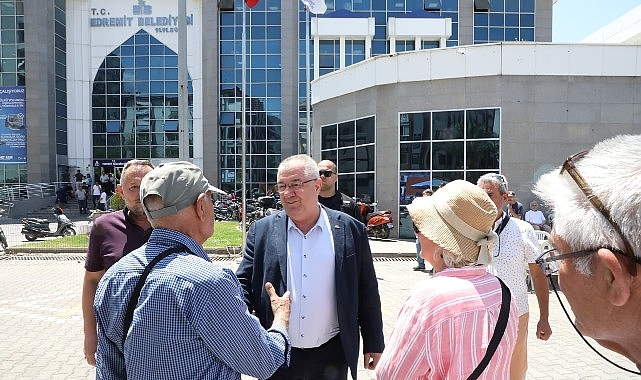 edremitte-ferdi-zeyrek-anisina-lokma-hayri.jpg