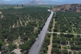 efes-selcukta-yollar-yenileniyor-40-yildir-beklenen-yolda-calismalar-basladi.jpg