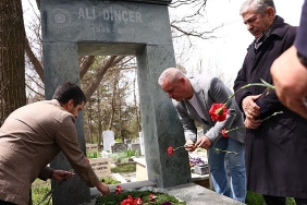efsane-baskan-ali-dincer-mezari-basinda-anildi.jpg