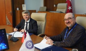 ege-universitesi-ile-akzonobel-kemipol-arasinda-is-birligi-protokolu-imzalandi-hquC5PJK.jpg