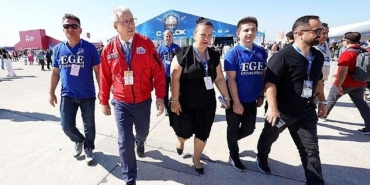 ege-universitesinin-egesam-biyoizlem-takimi-birincilik-odulunu-cumhurbaskani-erdoganin-elinden-aldi.jpg