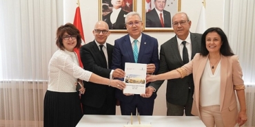 egeli-akademisyenler-izmirin-ilk-dunya-miras-alaninin-yasatilmasina-onculuk-ediyor.jpg