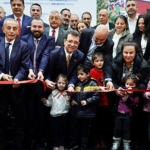 ekrem-imamoglu-cocuklarin-arasinda-konustu-mega-proje-cocuklarimizin-her-birisine-kreste-egitim-vermektir.jpg