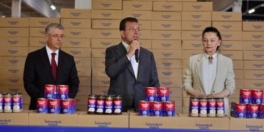 ekrem-imamoglu-istanbul-vakfinin-5nci-kez-duzenledigi-kurban-bagisindan-elde-edilen-konserveleri-200-bin-haneye-ulasti.jpg