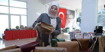 el-emegi-urunler-yilbasi-carsisinda.jpg