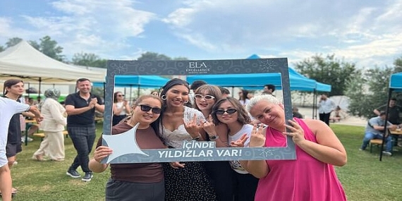 ela-excellence-resort-belekte-yildizlarla-egleniyoruz-personel-gunu.jpg