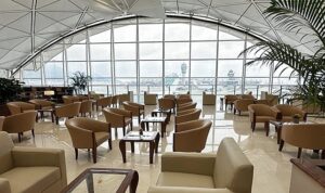 emirates-hong-kong-uluslararasi-havalimanindaki-dinlenme-salonunu-yeniledi-GX7zbZCw.jpg