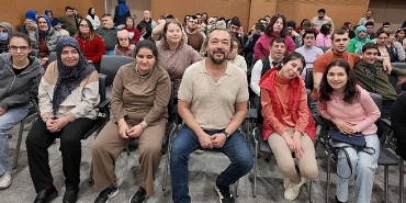 engin-benli-goncaya-hayran-kaldi.jpg