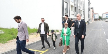 ertugrulgazi-mahallesinde-2-sokakta-asfalt-calismasi-tamamlandi.jpg