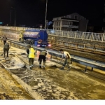 eskihisar-feribot-yolu-alt-gecidinde-gece-mesaisi.jpg