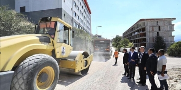fatih-mahallesinde-yeni-yollara-sathi-kaplama-yapiliyor.jpg