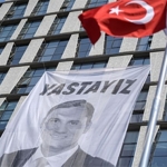 ferdi-zeyrek-gozyaslari-ve-alkislarla-ugurlandi.jpg