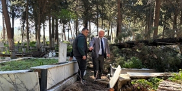 firtinadan-etkilenen-mezarliklara-hizli-mudahale.jpg