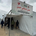 Gazze’de Ramazan’a çadır cami: İsrail yıktı, Büyükşehir kurdu