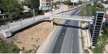 gebzedeki-ust-gecit-asansorune-bakim-calismasi.jpg